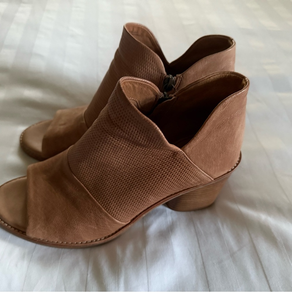 Tan Women's Ankle Boots